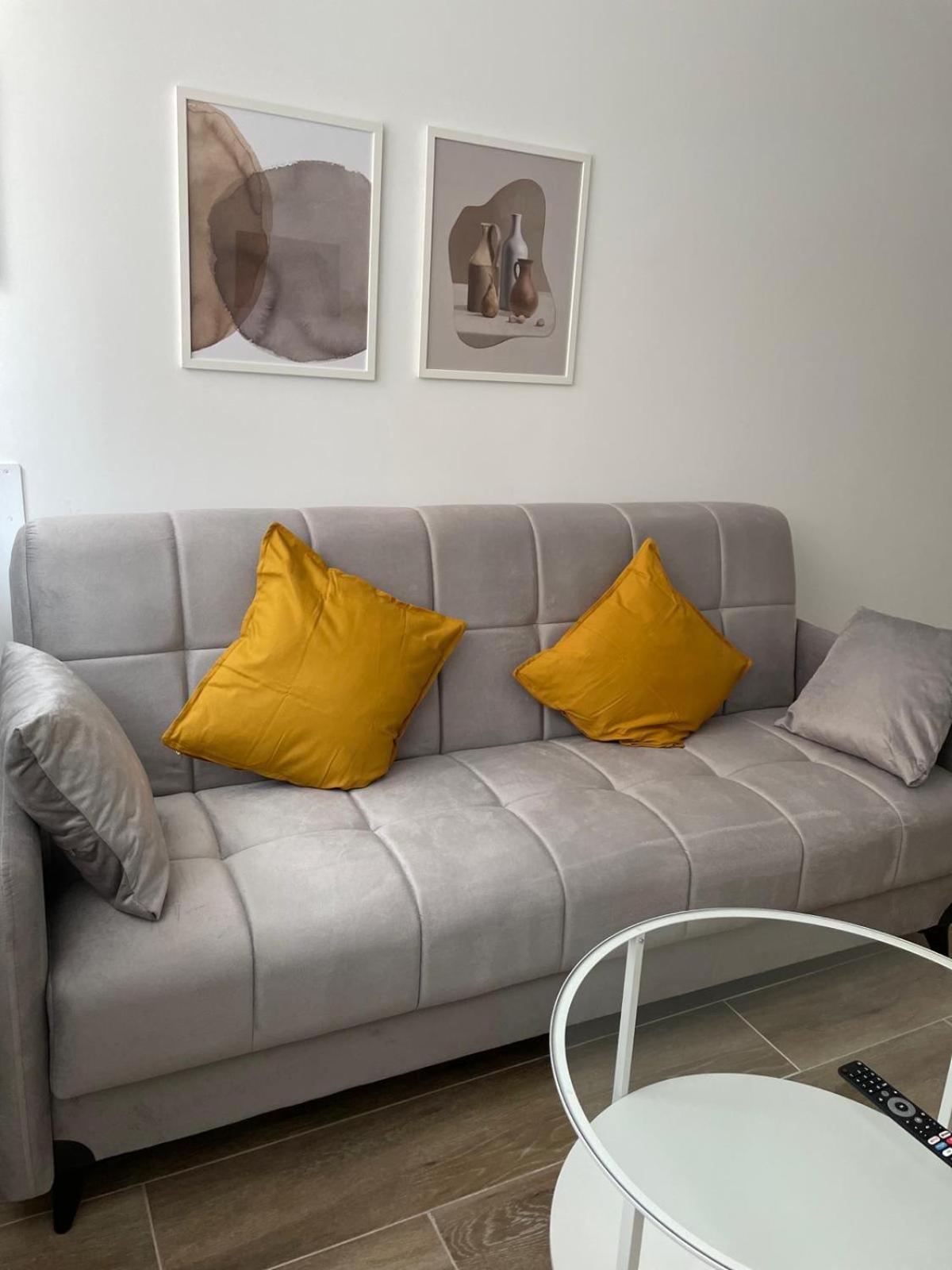 Exyca Metropolitano Apartment Madrid Bagian luar foto