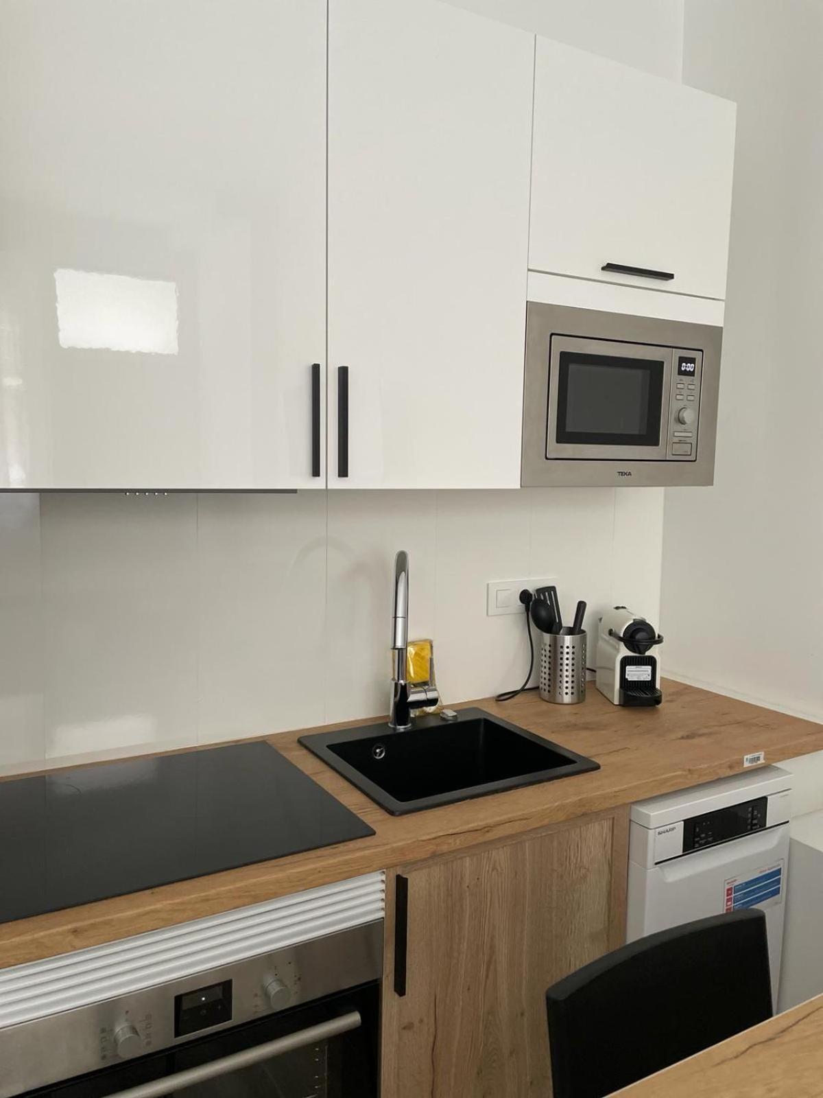 Exyca Metropolitano Apartment Madrid Bagian luar foto